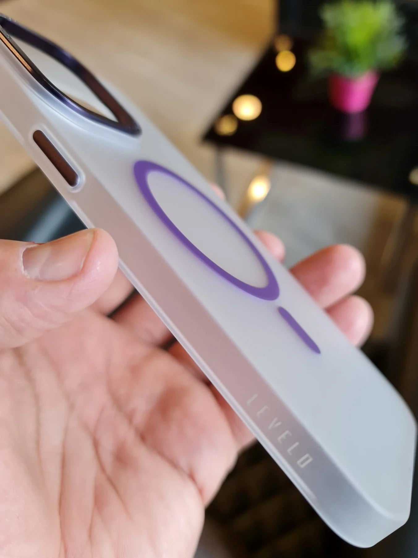 Levelo MagSafe Glory Matte Back Case